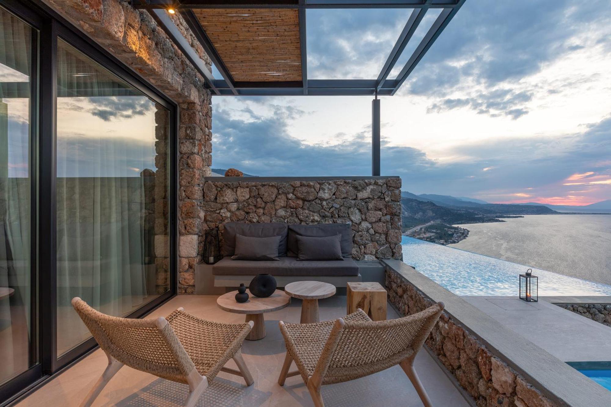 ​Le Grand Bleu Resort Dherveni Exteriör bild