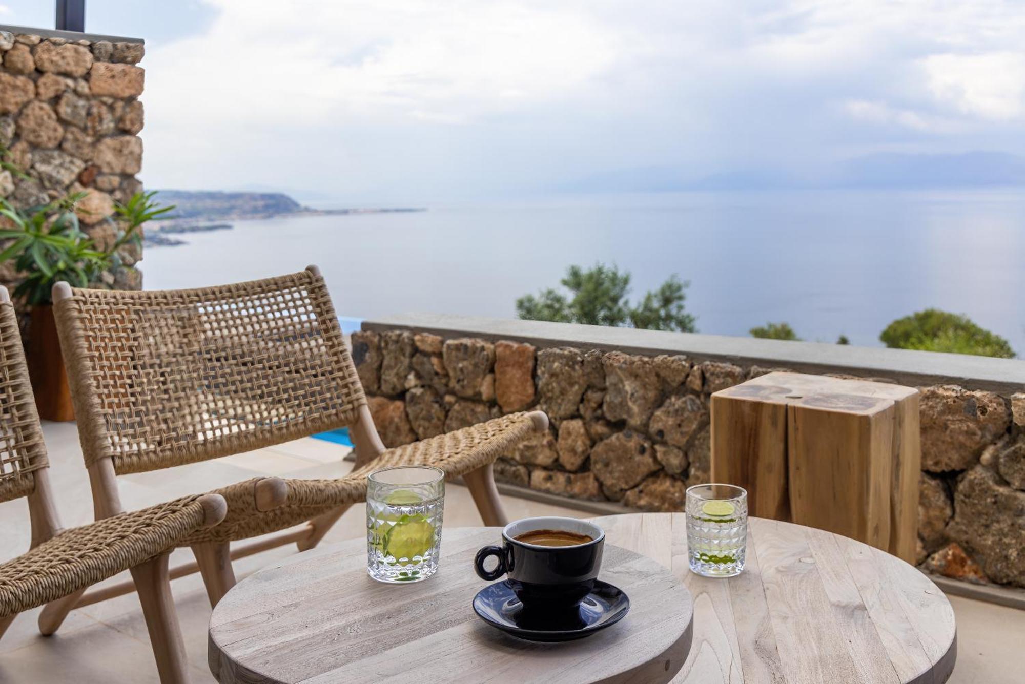 ​Le Grand Bleu Resort Dherveni Exteriör bild